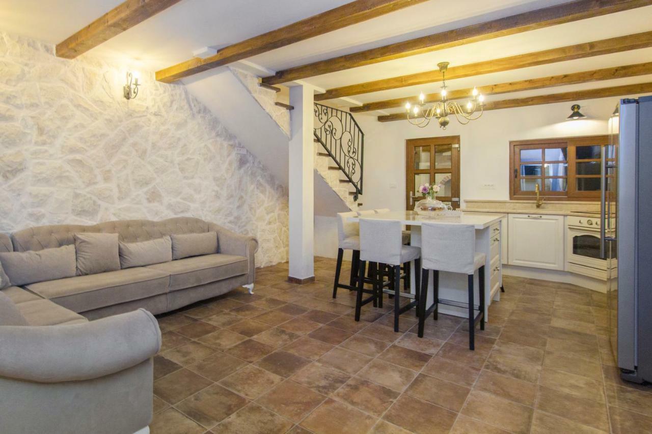 Holiday home House For Rent Leila *