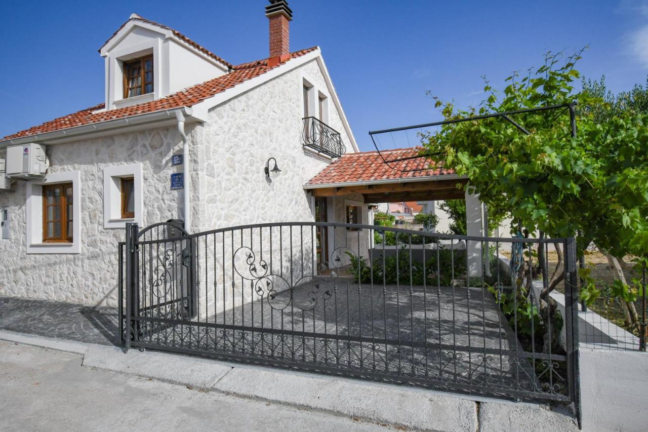 Semesterbostad House For Rent Leila Šibenik